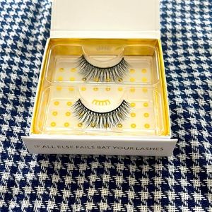 🦄 3 for $18 Battington Monroe Silk 3D Lashes